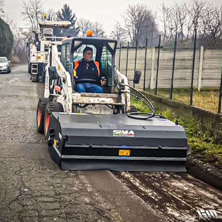 Balayeuse frontale pour la route