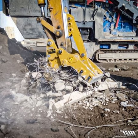 Pulvérisateur à béton pour pelle