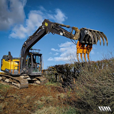 Godet grappin pour défrichage de bois et haies à monter sur pelle