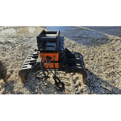 Pince de tri/enrochement GMPF 250 CANGINIBENNE pelle 4 à 6T, platine MARTIN M10 et 4 flexibles