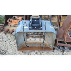 Godet cribleur à étoiles interchangeables CDS10 CM CRUSHER, pelle de 5 à 8T, granulométrie 0/40mm profil étoile concassage léger