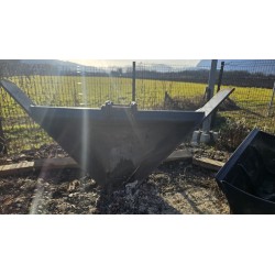 Godet trapèze ARDEN EQUIPEMENT, très bon état, largeur basse 300mm platine 2 axes diamètre 65mm pelle 12 à 17T
