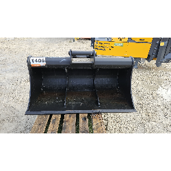 Godet de curage fixe largeur 1400mm pelle 7 à 11T attache CR70 CANGINI