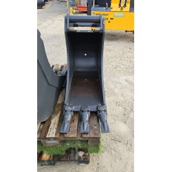 Godet de terrassement largeur 400mm pelle 7 à 11T attache CR70 CANGINI